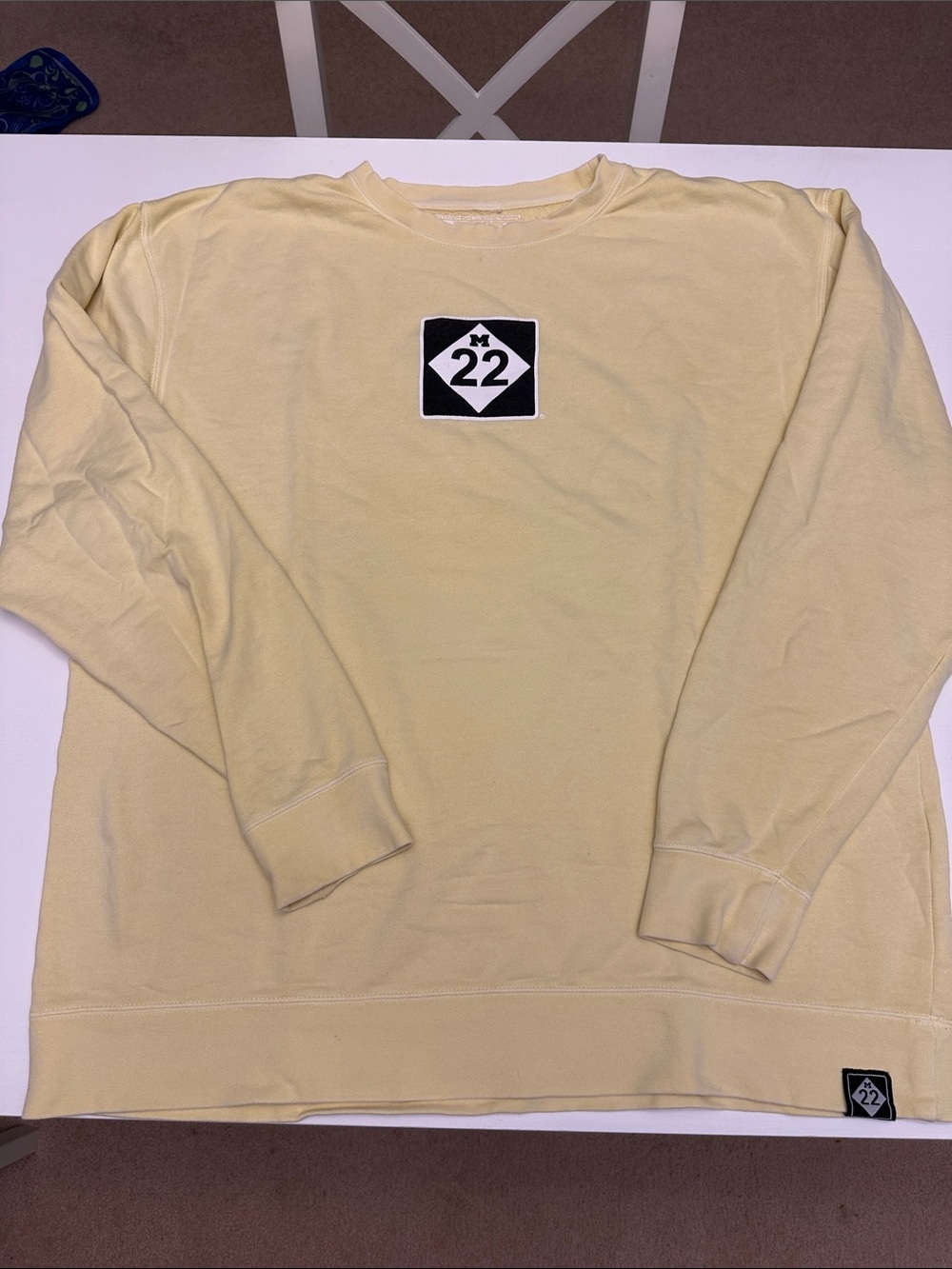 M22 Crewneck